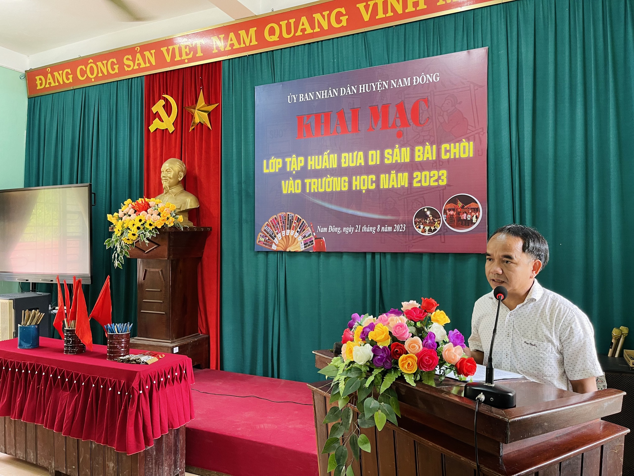 Đồng chí Lê Thanh Hồ - PCT UBND huyện phát biểu khai mạc